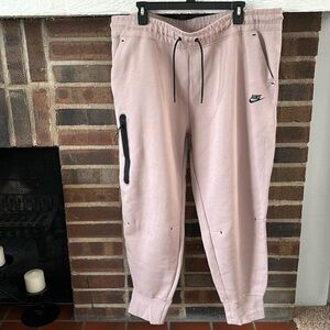 Women’s Nike Tech Jogger Pants, XXL, Diffused Taupe/ Black